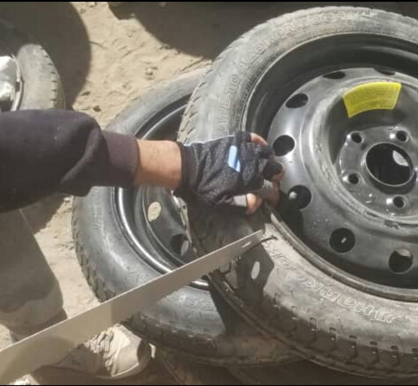 إتلاف: إطارات سيارات جديده + مستخدمه 