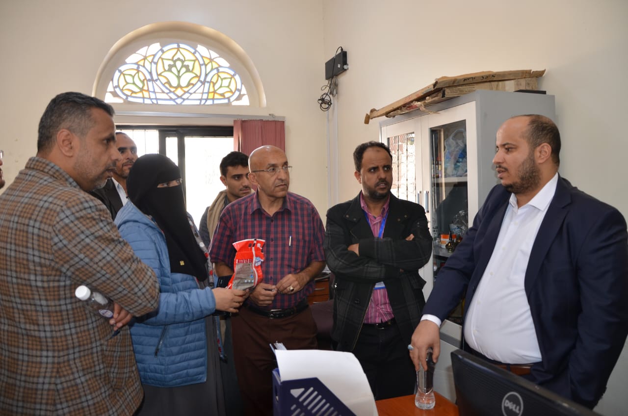 وزير الصناعة يشيد بمستوى تنفيذ قرارات مقاطعة البضائع الامريكية 