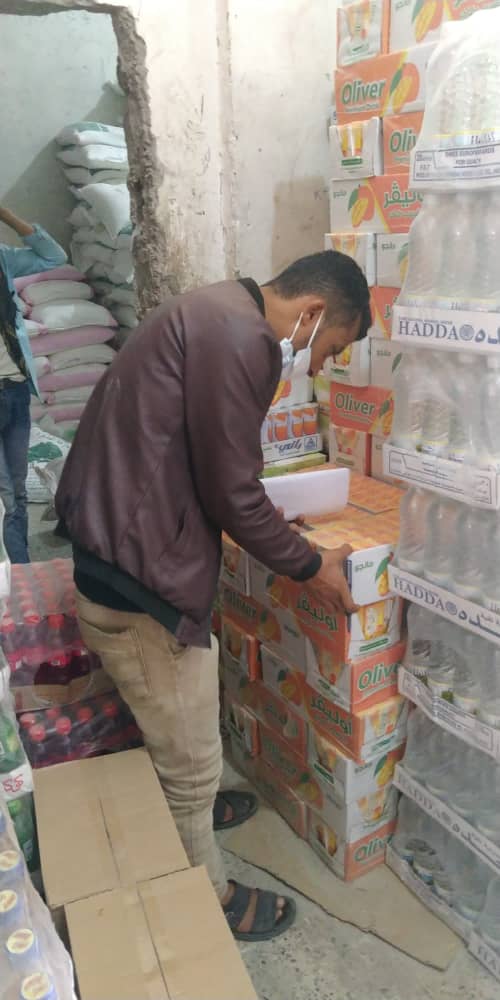 فرع الهيئة بتعز ينفذ نزولا ميدانيا لمخازن المواد الغذائية والاستهلاكية
